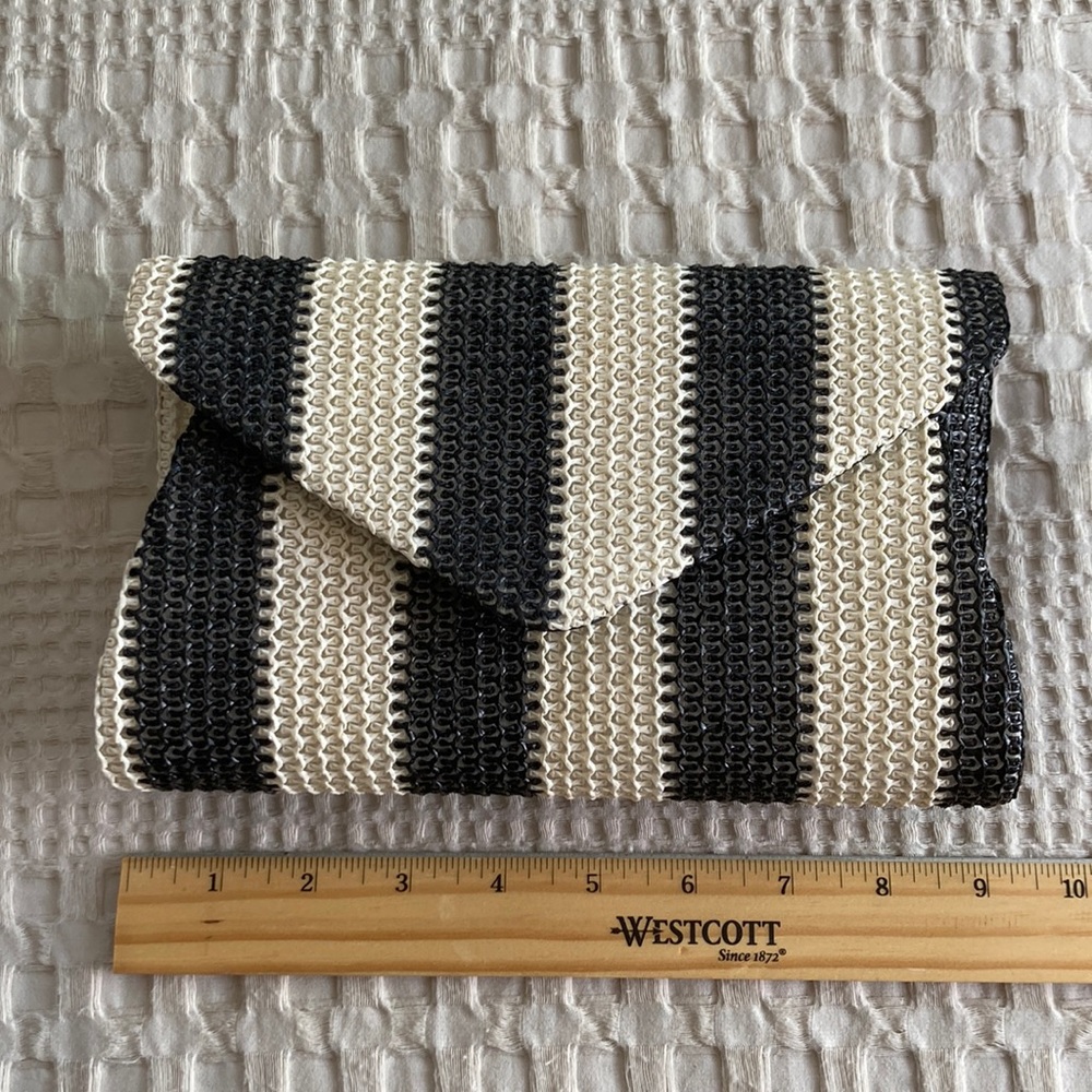 Woven clutch/crossbody bag
